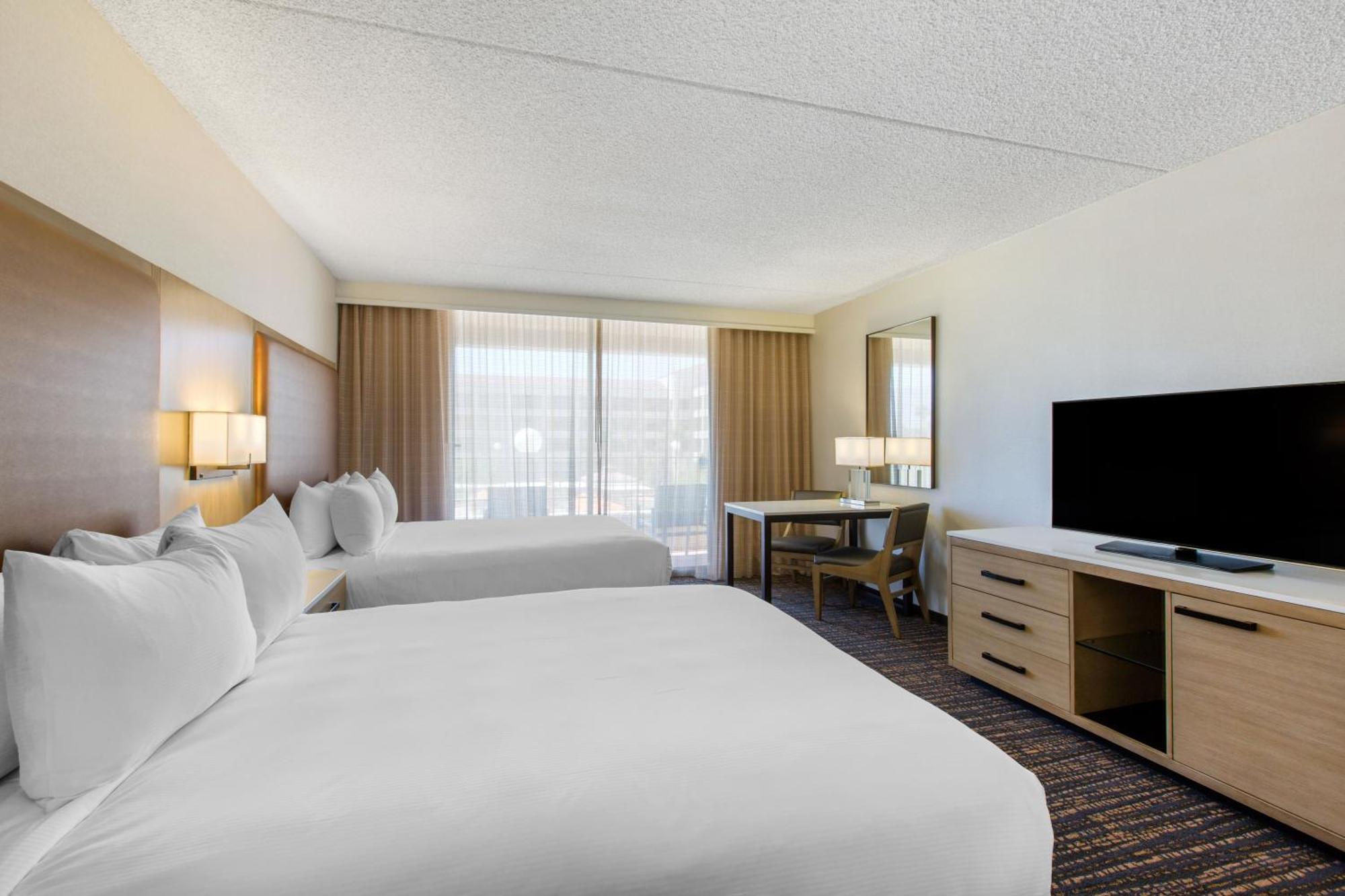 Queen Room with Two Queen Beds with View,1552168477:JPEG